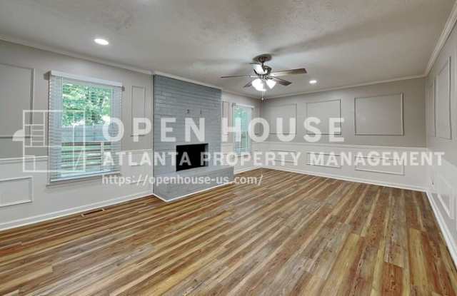 6839 Woodcreek Lane Gallery 3