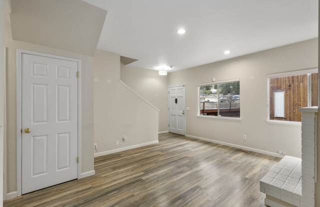 3858 Maybelle Avenue - 1 Gallery 2