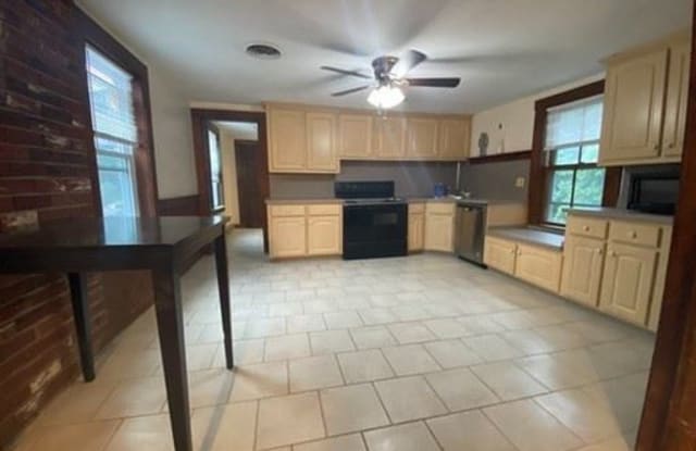 18 Lebanon St 2 - 18 Lebanon Street, Quincy, MA 02169