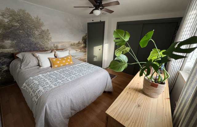 Spacious + Private 2BR/1BA in the Beautiful Golden, CO! Secluded AND Conveniently Located photos photos