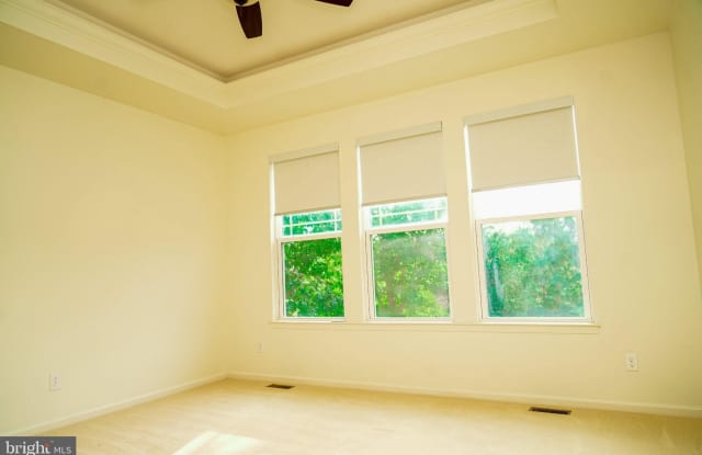 18 FARMVIEW Drive Gallery 4