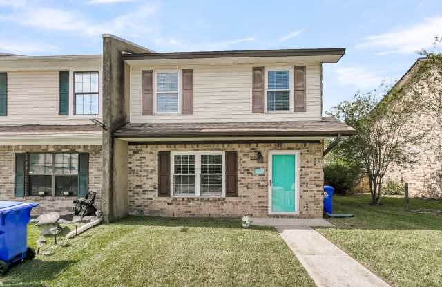 3 Bedroom 1.5 Bath Town Home in North Charleston - 5737 Dewsbury Lane, North Charleston, SC 29418