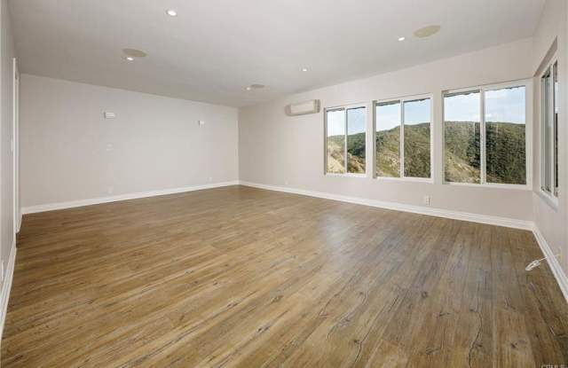 797 Nyes Place - 797 Nyes Place, Laguna Beach, CA 92651