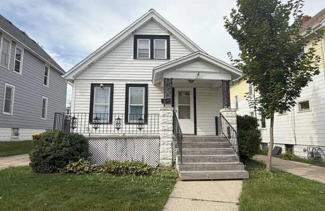 Private 4 bedroom home in West Allis photos photos