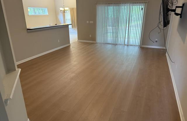 6332 MORSE Avenue Gallery 2