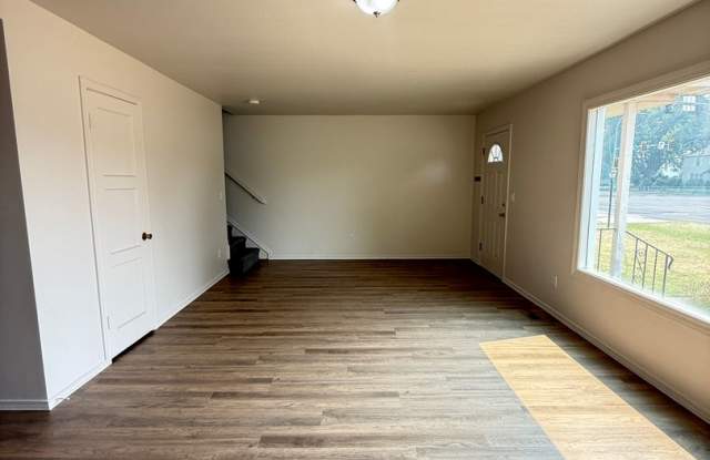 1404 Swift Blvd. Gallery 1