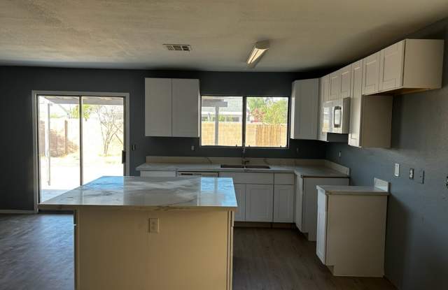 4608 W Gary Dr Gallery 3