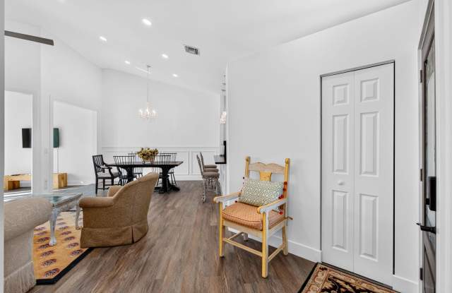 7206 LE CHALET Boulevard Gallery 4