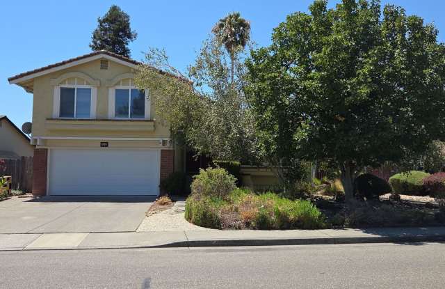 AVAILABLE NOW - 571 Marigold Drive, Fairfield, CA 94533
