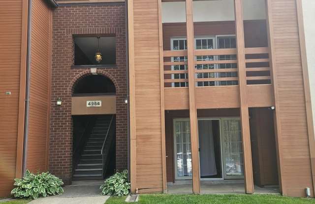 4954 COLUMBIA ROAD W photos photos