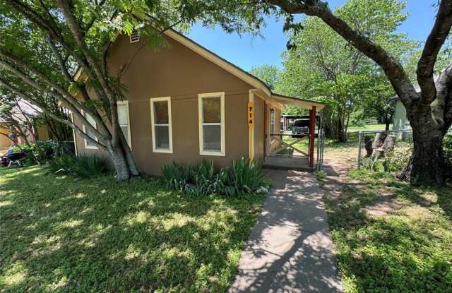 714 N Houston Street - 714 North Houston Street, Granbury, TX 76048