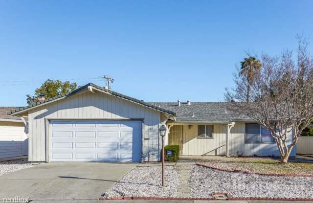 103 Isle Royale Circle - 103 Isle Royale Circle, Vacaville, CA 95687