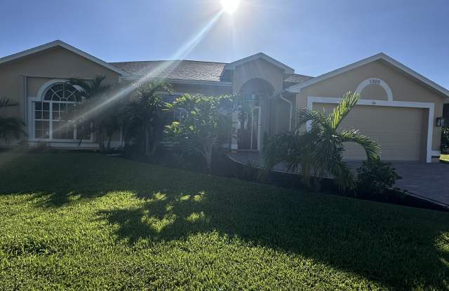 1305 Sw 11th Pl photos photos