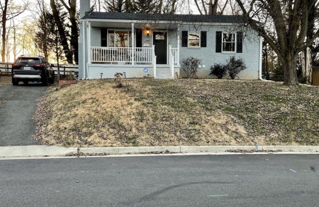 3918 FAIRVIEW DRIVE - 3918 Fairview Drive, Fairfax, VA 22031