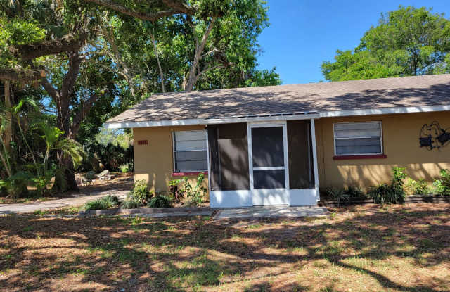 Annual 2/1 half duplex just off Cortez Road photos photos