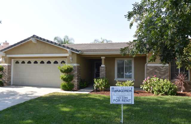 WONDERFUL SOUTHEAST LOCATION - 2531 East Mary Avenue, Visalia, CA 93292