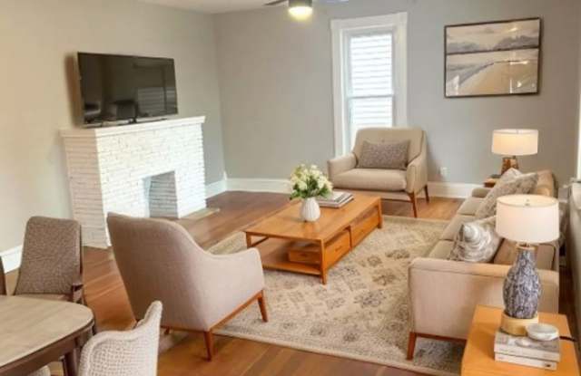 Beautiful 3 Bed/2 Bath in Downtown Colorado Springs! photos photos