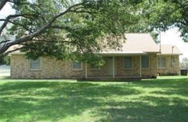 526 Ovilla Road - 526 Ovilla Road, Waxahachie, TX 75167