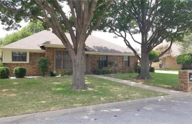 4633 Hillside Drive Gallery 2