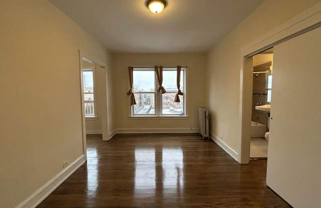 2712 North Milwaukee Avenue photos photos