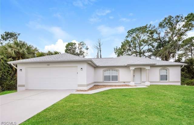 1581 S Chamberlain Boulevard - 1581 South Chamberlain Boulevard, North Port, FL 34286