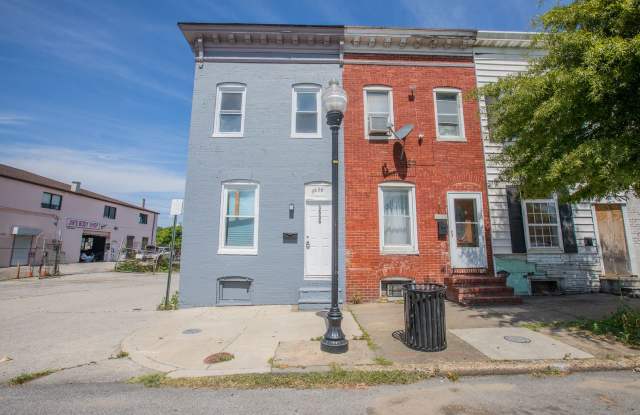 Lovely 3 BR/1 BA EOG Townhome in Brooklyn! - 3656 South Hanover Street, Baltimore, MD 21225