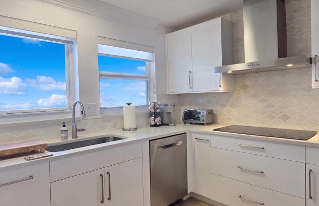 60 Yacht Club Drive Gallery 4
