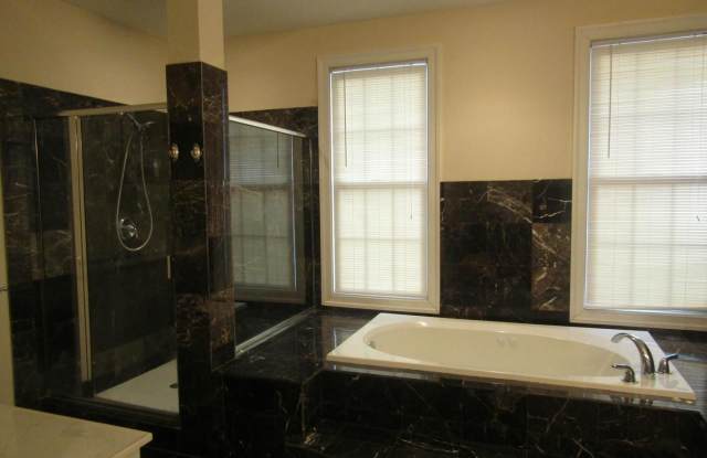 Elegant home tucked away for privacy Gallery 3