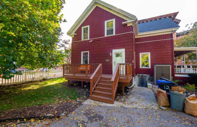 12 Adella Pl. Gallery 4