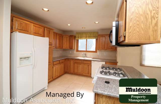 218 Luxury Lane Gallery 3