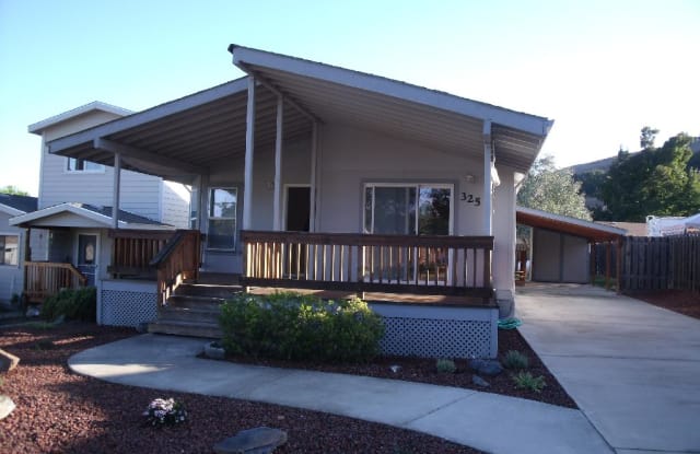 325 Walnut Dr - 325 Walnut Drive, North Lakeport, CA 95453