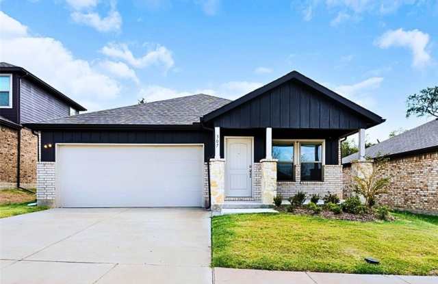 140 Fairmeade Drive - 140 Fairmeade Drive, Terrell, TX 75160