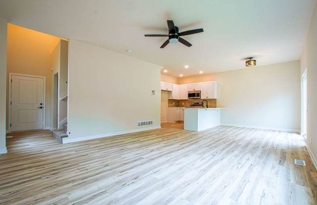 7118/7122 North 79th Court Gallery 4