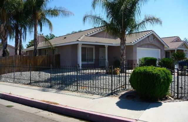 Beautiful Single Story On Large Corner Lot photos photos