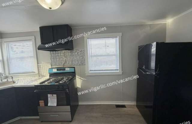 3 Large Bedrooms • 1 Updated Bathroom house in Hammond, IN photos photos