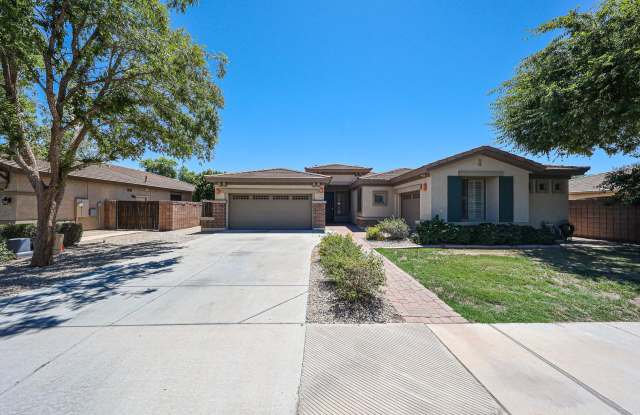 Welcome to this stunning 3-bedroom, 2-bathroom home located in the vibrant city of Chandler, AZ Gallery 3