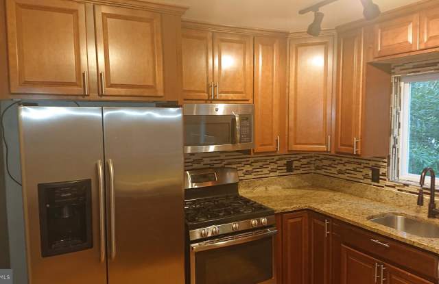 7835 MOUNT WOODLEY PLACE Gallery 3