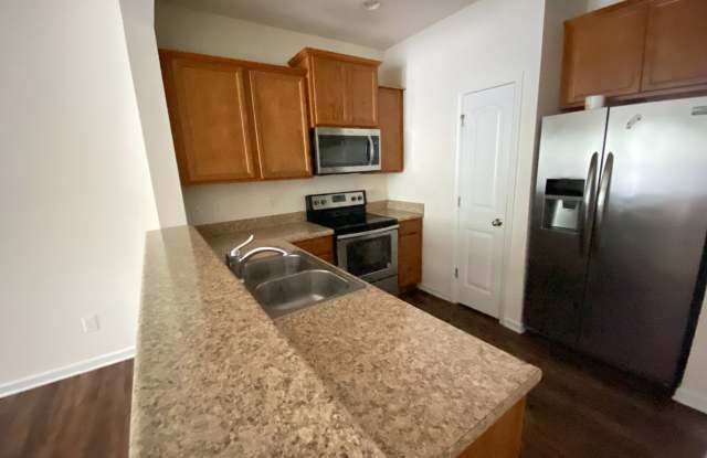 Room in 4 Bedroom Home at Haskell Dr photos photos