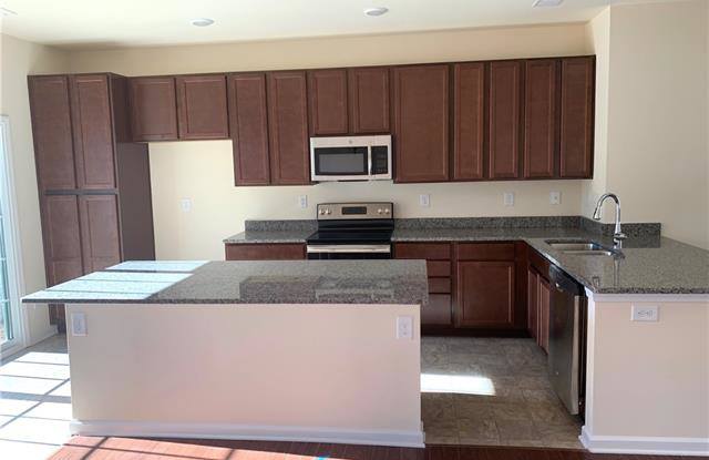 5005 Spring Arbor Ln - 1 Gallery 2