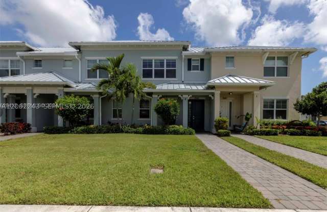1240 Eucalyptus Dr Gallery 2