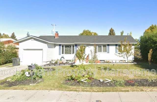 1607 Halsey St photos photos