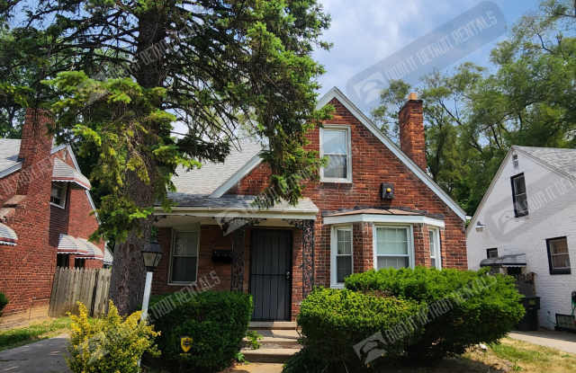 18492 Gilchrist St photos photos