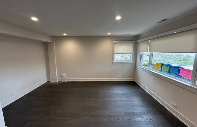 7701 W Marwood Avenue Gallery 2