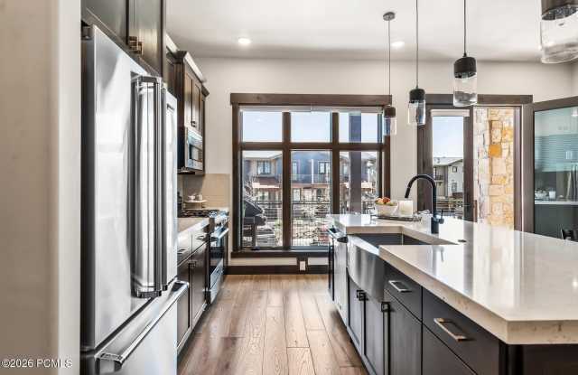 3751 Blackstone Drive Gallery 3