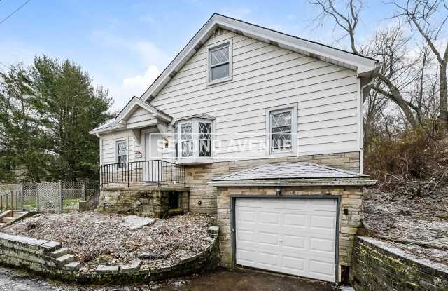 1030 Franklin Dr - 1030 Franklin Drive, Bethel Park, PA 15102