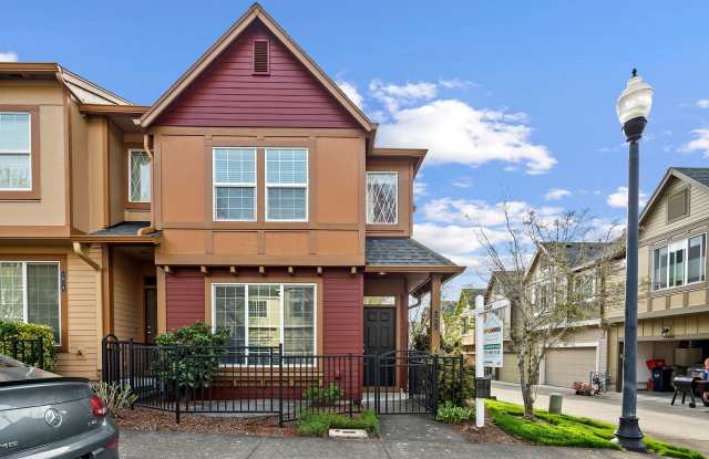 3 bed/2.5 bath Townhome + 2 Car Garage + Washer/Dryer + Fenced Front Patio photos photos