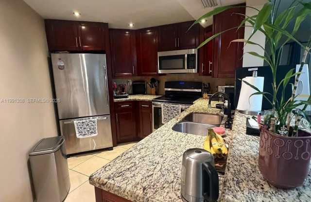 9715 Fontainebleau Blvd photos photos