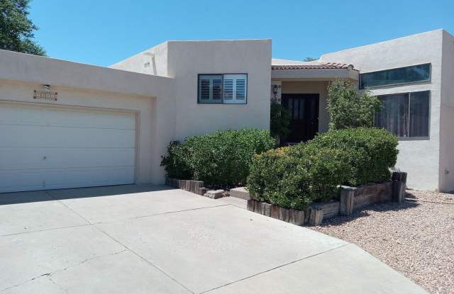 STUNNING HOME IN THE BEAUTIFUL CITY OF ALBUQUERQUE photos photos