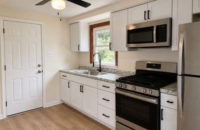 2768 Glenny Lane Gallery 2