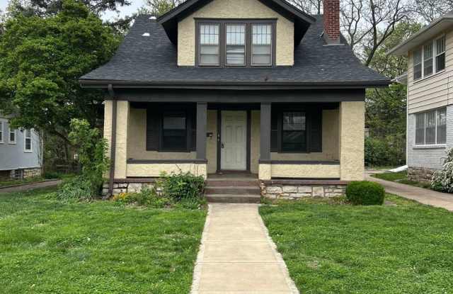 Inviting 3 Bed / 1 Bath Home Near Brookside & UMKC! photos photos Inviting 3 Bed / 1 Bath Home Near Brookside & UMKC! photos photos